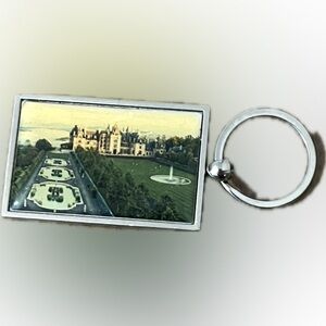 💥Vintage Scenic Rectangular Biltmore House Keychain Enamel Metal Souvenir